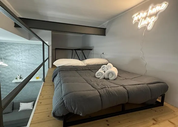Eclipse, 300mt Dalla Stazione Di Porta Susa - Living Apartment *